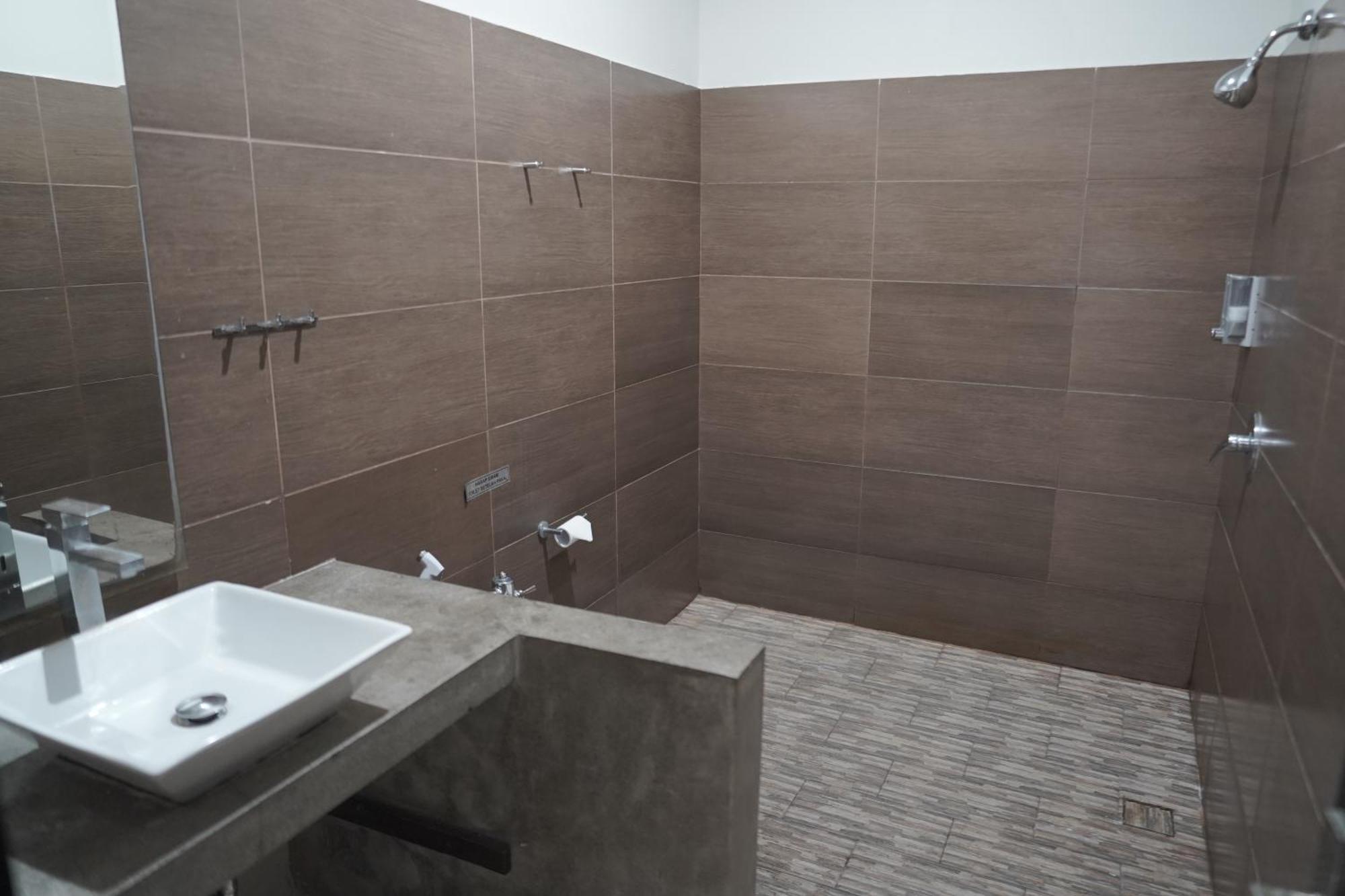 Villa 4 Bedroom Kuta Regency B10 Kuta Lombok